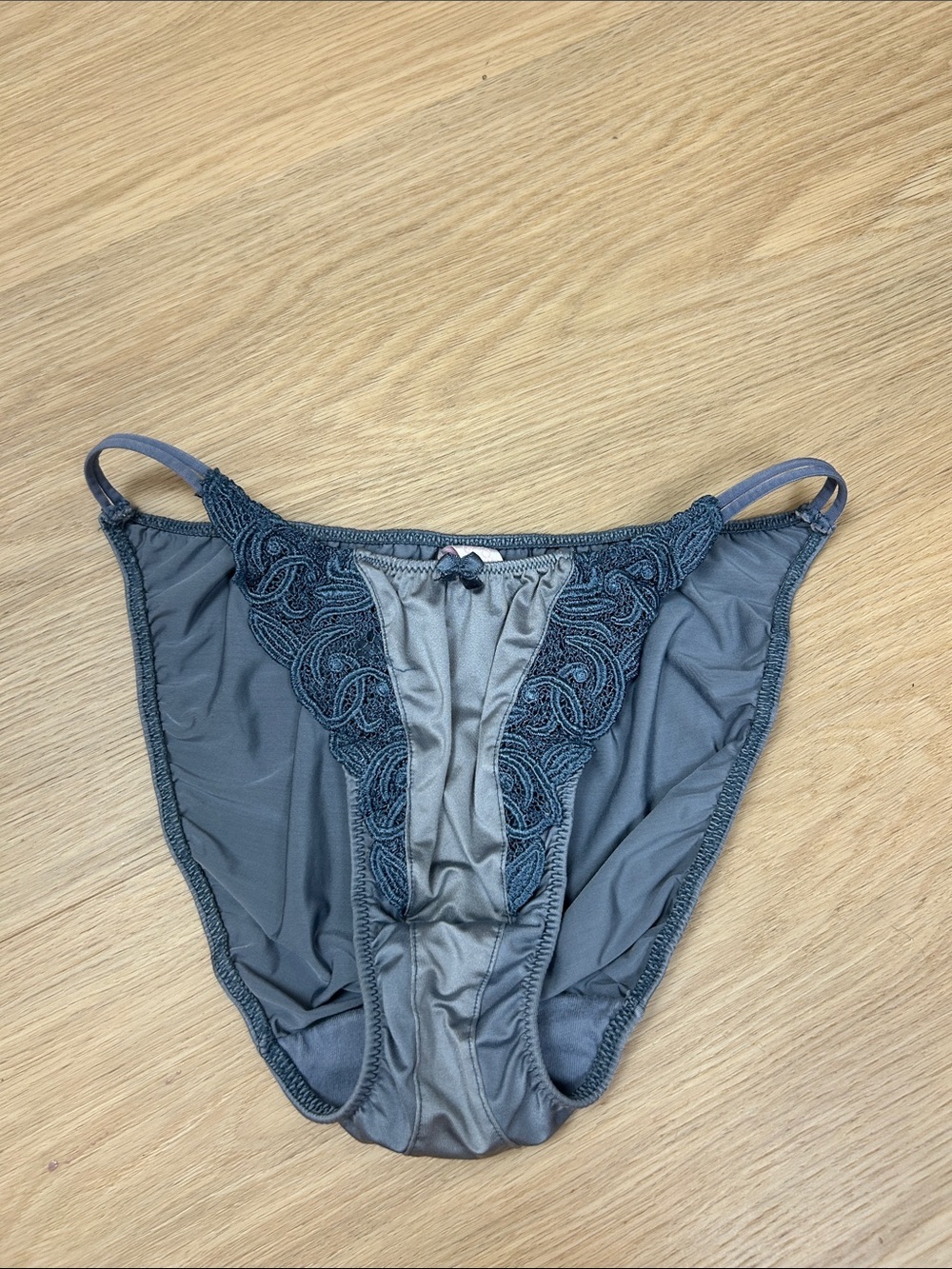 90’s Vintage Second Skin Satin Victoria’s Secret String Bikini Panty S
